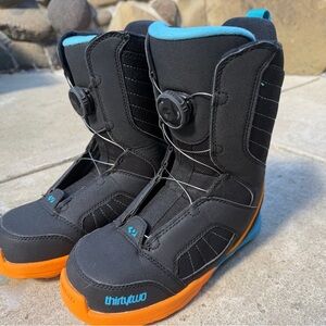 Thirtytwo BOA  Kids Snowboard Boots - Black and Orange with Blue Accents